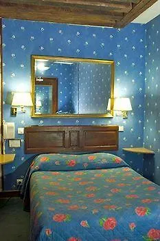 ***  Hotel Du Lys Paris Frankrig