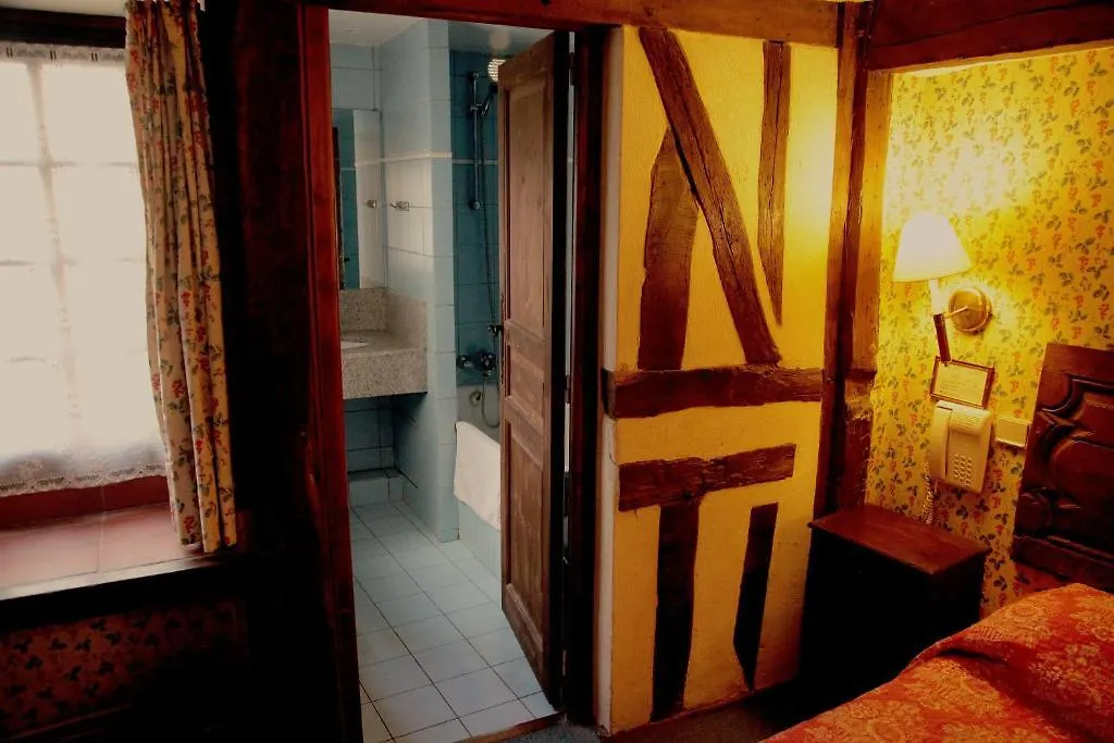 Hotel Du Lys Paris 3*,