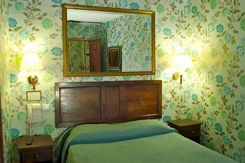 Hotel Du Lys Paris