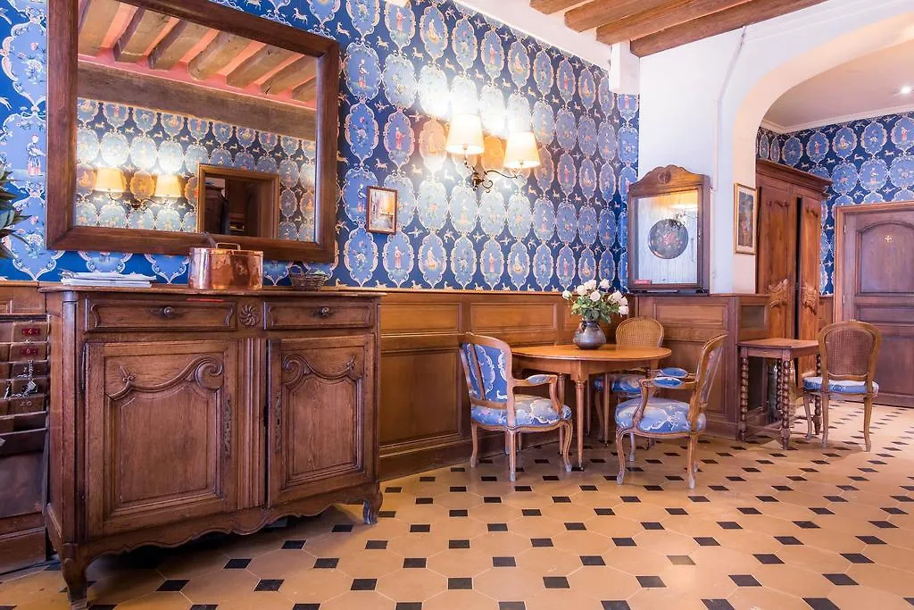 ***  Hotel Du Lys París Francia