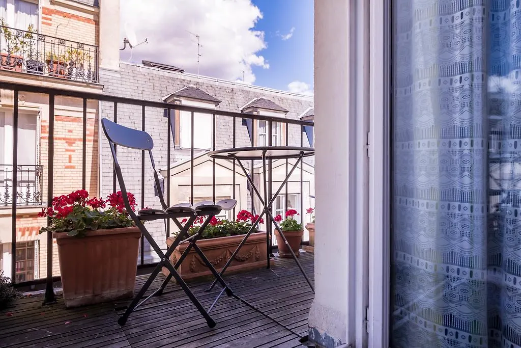 Hotel Du Lys París 3*,